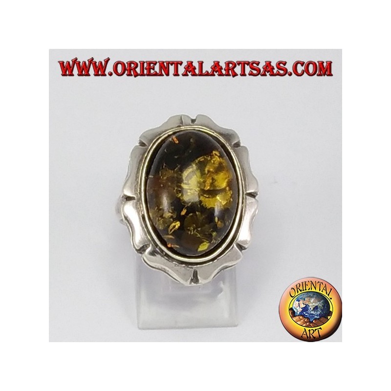 Anillo de plata con gran ámbar verde ovalada