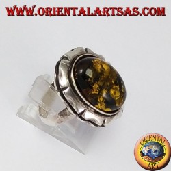 Anillo de plata con gran ámbar verde ovalada