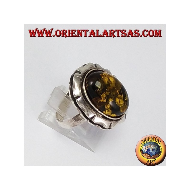 Anillo de plata con gran ámbar verde ovalada