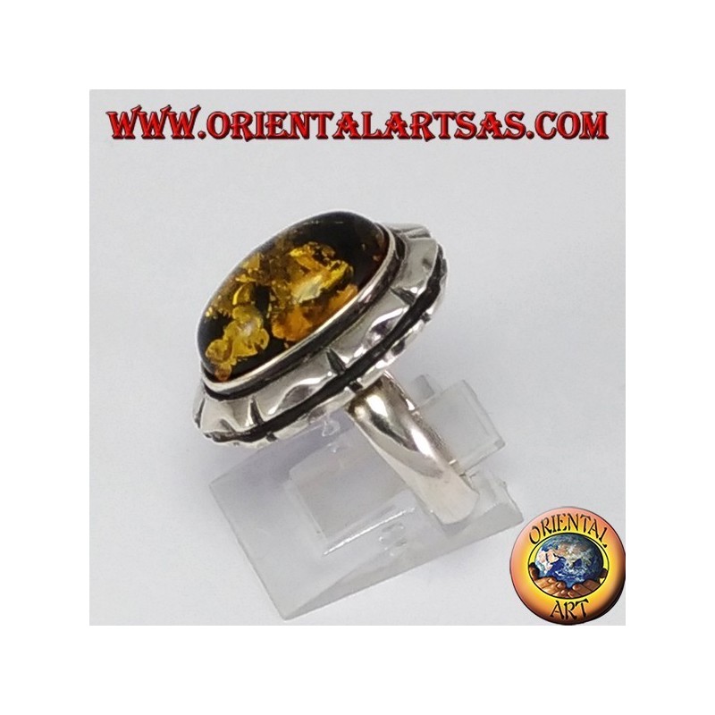 Anello d'argento con Ambra verde ovale grande
