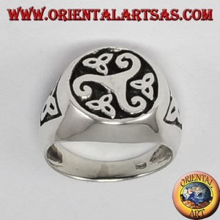 Plata anillo de sello Triskell con nodos Tyrone