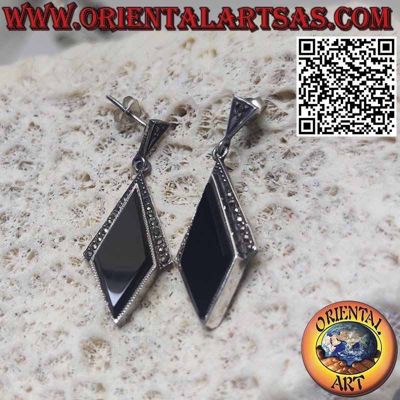Orecchini in argento pendenti con onice a forma di rombo e marcassite