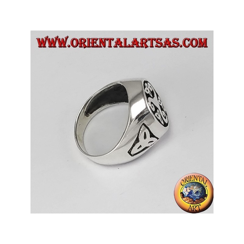 Plata anillo de sello Triskell con nodos Tyrone