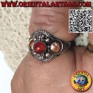 Bague en argent avec cornaline ronde et feuille d'or 14 carats sur les côtés