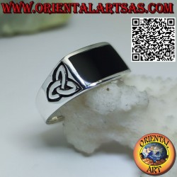 Silver ring with rectangular onyx and tyrone knot on the sides