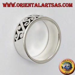 Anillo de plata con ancla, triskell con bajorrelieve
