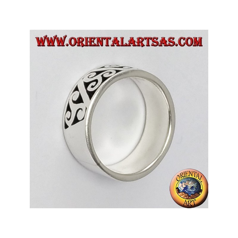 Anillo de plata con ancla, triskell con bajorrelieve