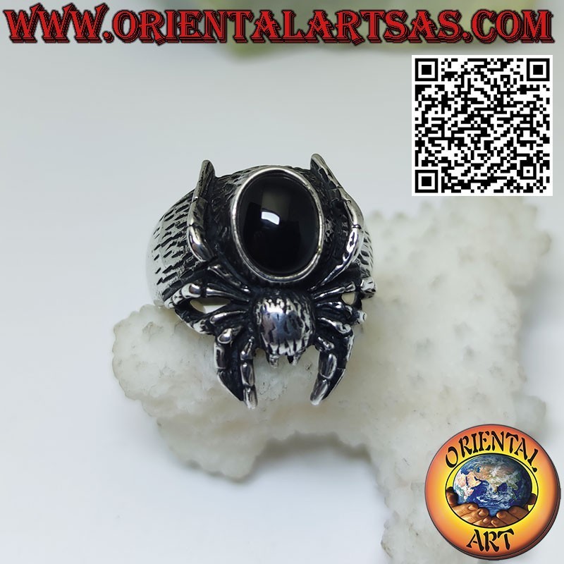 Anillo de plata de una tarántula con ónix ovalado tridimensional