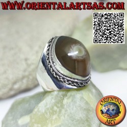 Silver ring with beige Shiva's eye agate shuttle and chain edge on smooth setting (e)