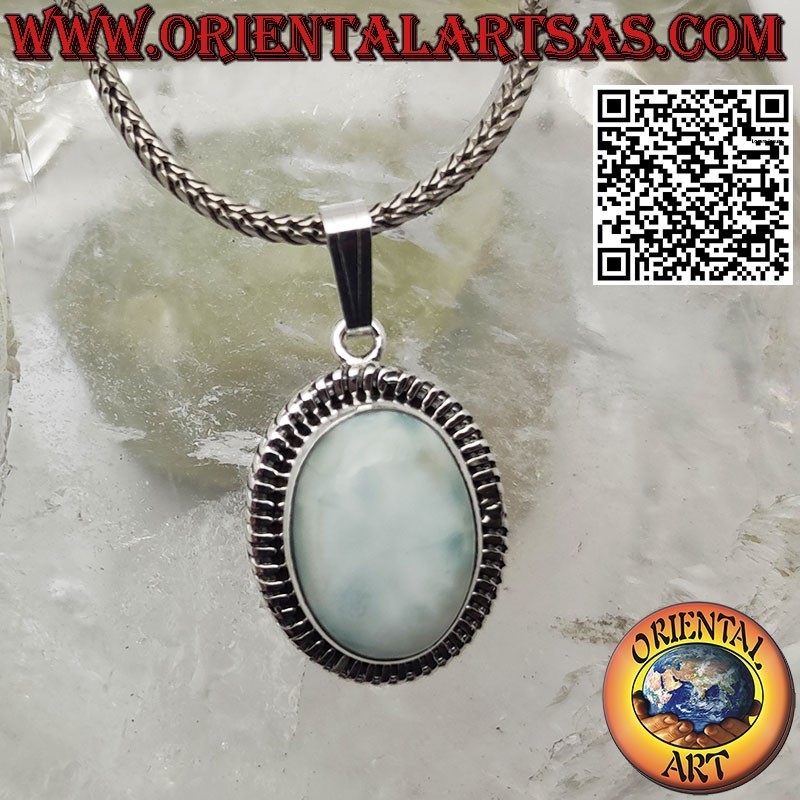 Colgante de plata con larimar natural ovalado y borde rayado