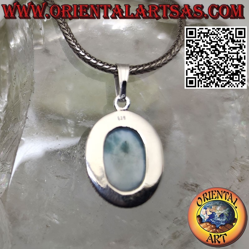 Silberanhänger mit ovalem Natur-Larimar und gestreiftem Rand