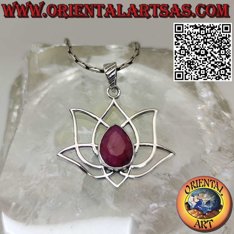 Pendentif en argent Fleur de lotus sacrée pour le bouddhisme avec rubis naturel