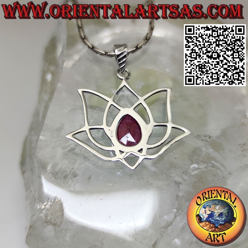 Colgante de plata Flor de loto sagrada para el budismo con rubí natural