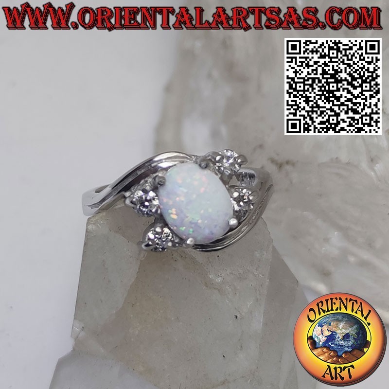 Silberring mit ovalem Harlekin-Opal und asymmetrischen Zirkonen