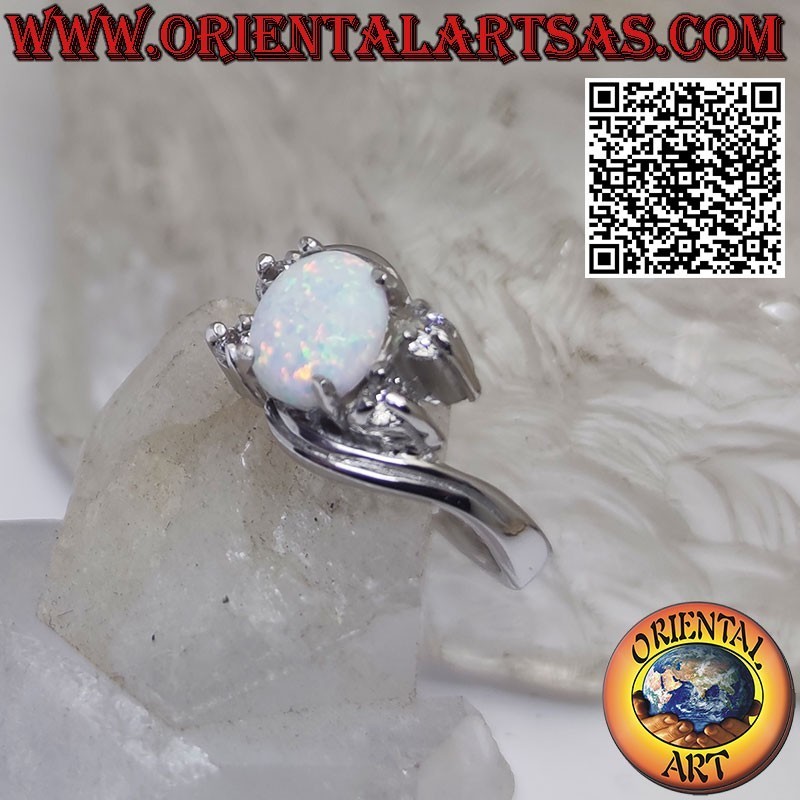 Silberring mit ovalem Harlekin-Opal und asymmetrischen Zirkonen