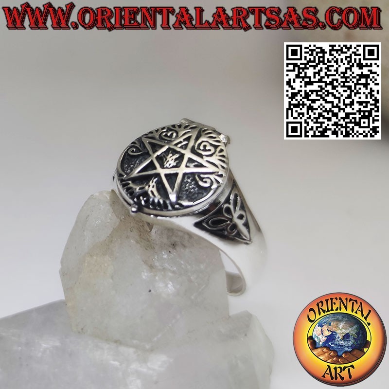 Anello in argento a scatola porta veleno Pentacolo e Albero della Vita