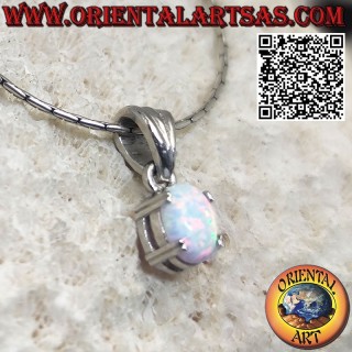 Pendentif en argent avec petite opale arlequin ovale sertie sur griffes
