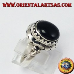 Silver high-top ring with oval onyx