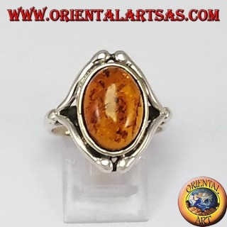 Bague en argent avec Ambre ovale
