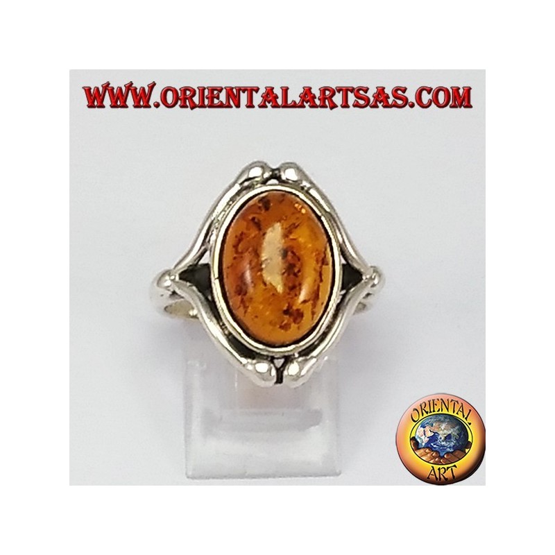 Bague en argent avec Ambre ovale