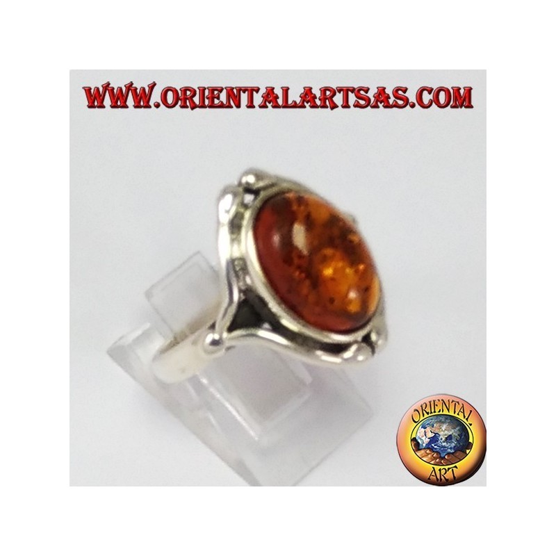 Bague en argent avec Ambre ovale