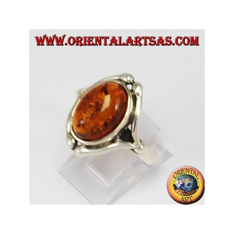 Bague en argent avec Ambre ovale