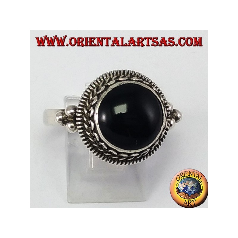 Bague en argent avec carte haut onyx ronde