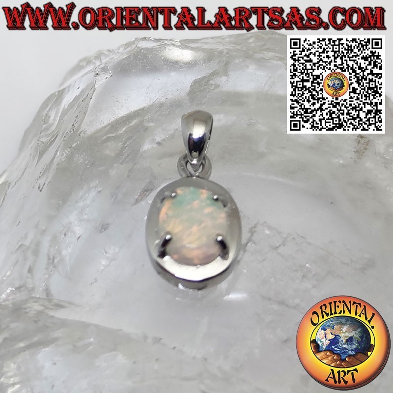 Pendentif en argent avec opale arlequin ovale, bord lisse et griffes