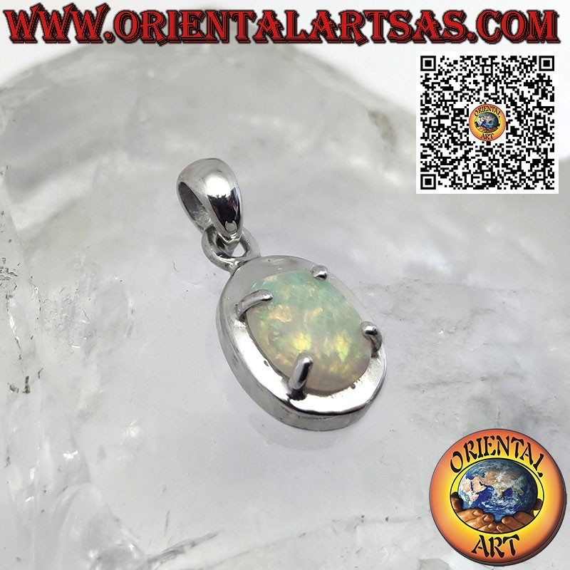 Silberanhänger mit ovalem Harlekin-Opal, glattem Rand und Krappen