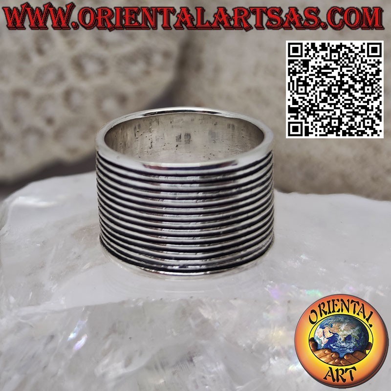 15 mm silver band ring with a series of engraved dense horizontal lines