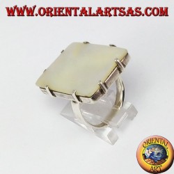 Bague en argent avec nacre rectangulaire avec des mâchoires