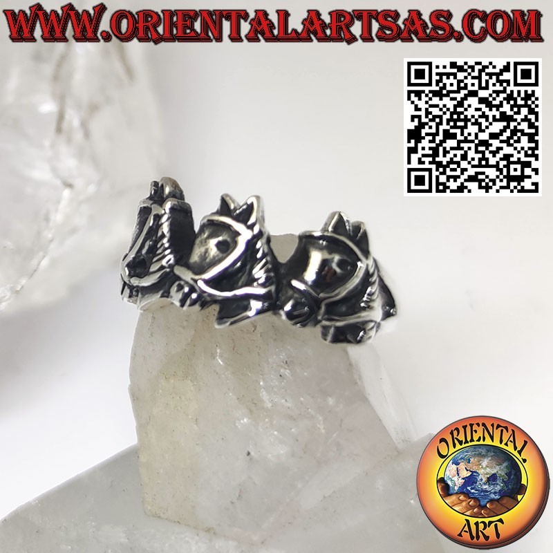Silver ring, three horse heads with bridles