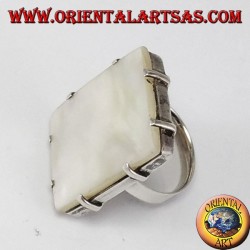Bague en argent avec nacre rectangulaire avec des mâchoires