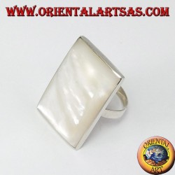 Bague en argent avec nacre rectangulaire