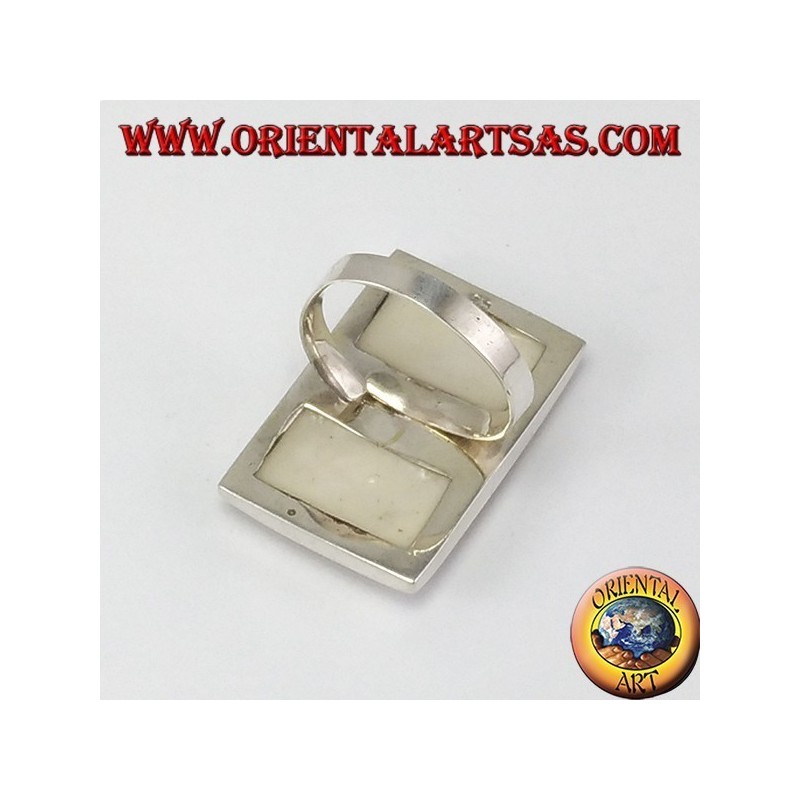 Bague en argent avec nacre rectangulaire