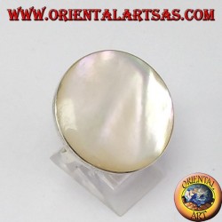 Silver ring with round mother of pearl