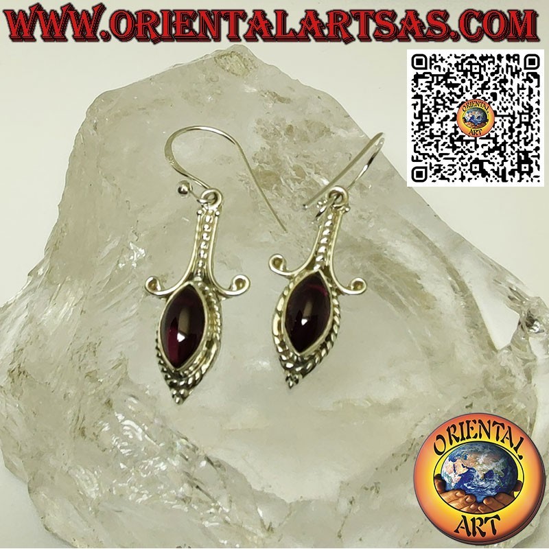 Pendientes largos de plata con granate lanzadera natural, cabujón