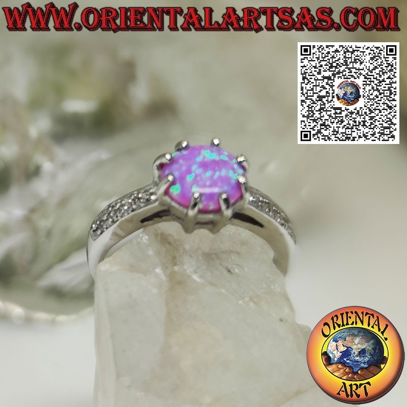 Anello in argento con opale rosa tondo incastonato e fascetta di zirconi sui lati