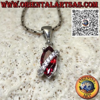 Pendentif en argent avec grenat navette surmonté de zircons
