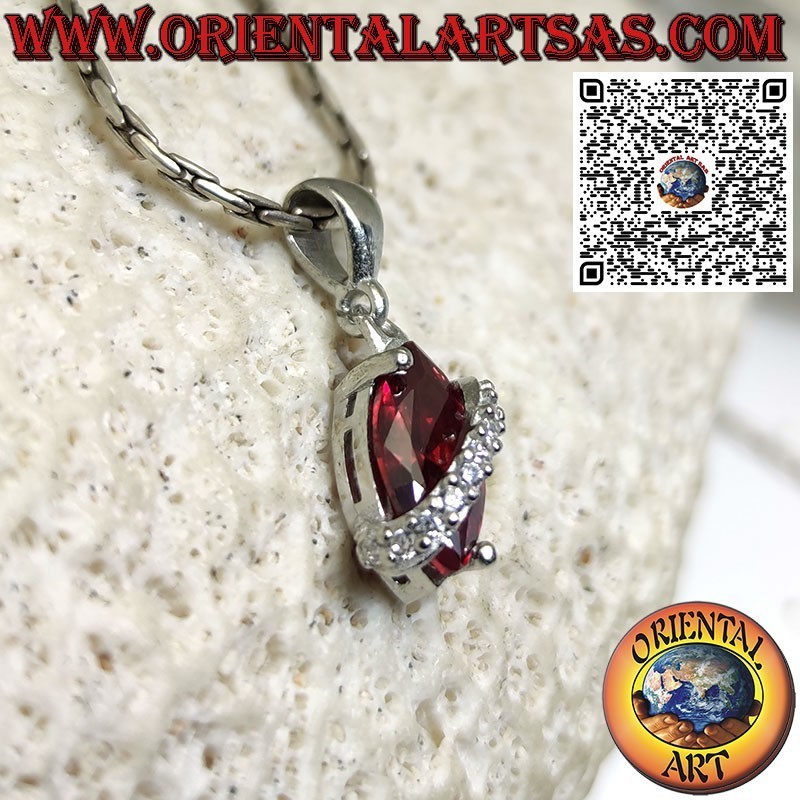 Colgante de plata con lanzadera de granate rematado con circonitas