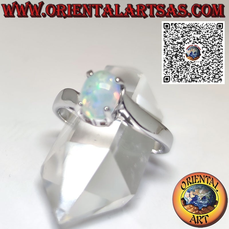 Silberring mit ovalem Opal in asymmetrischer Fassung