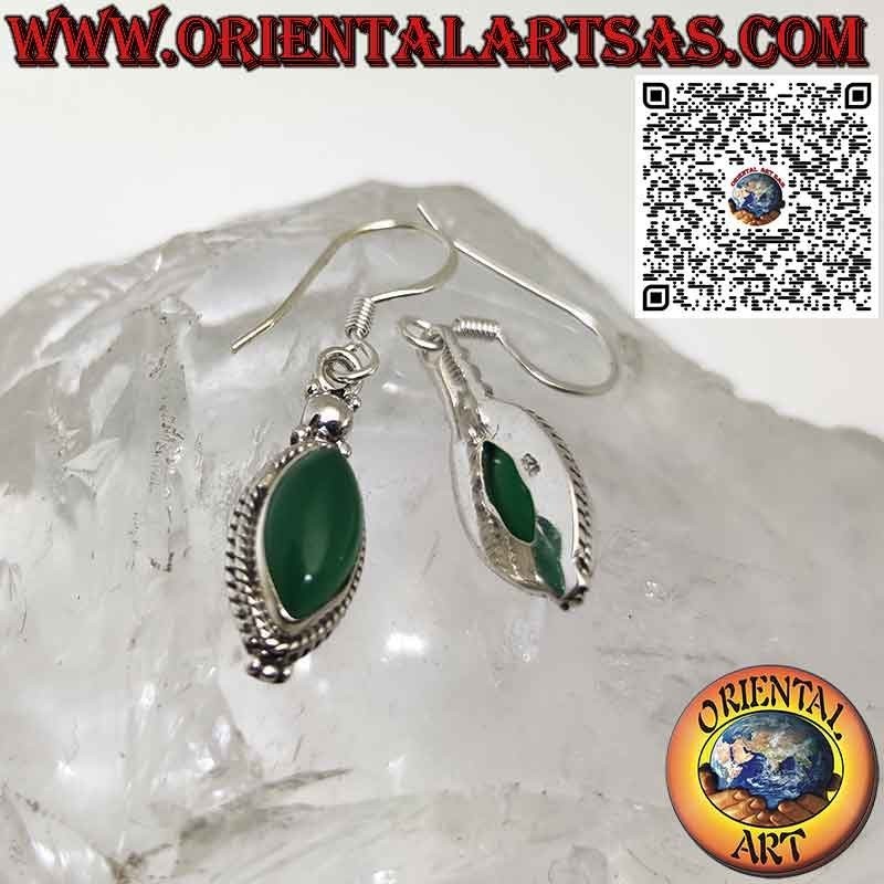 Orecchini in argento con agata verde a navetta contornata da treccia