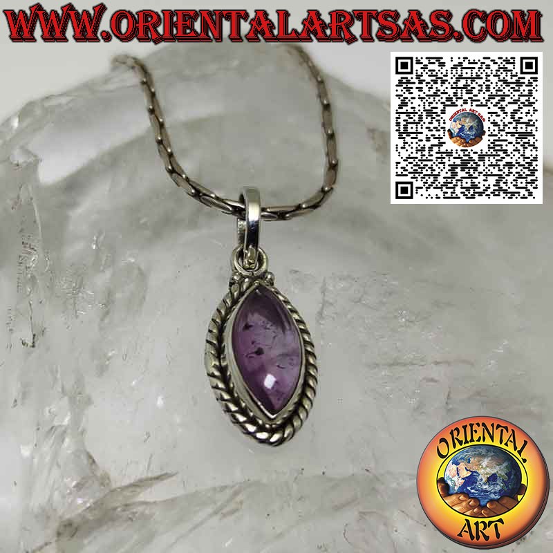Ciondolo in argento con ametista naturale a navetta taglio cabochon