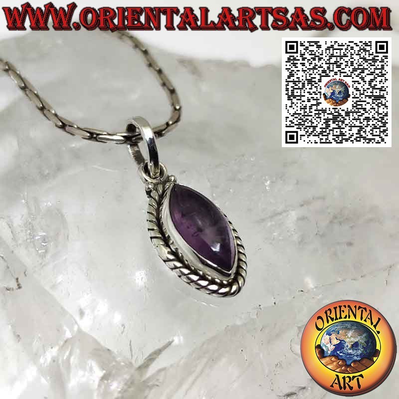 Pendentif en argent avec améthyste navette naturelle taille cabochon