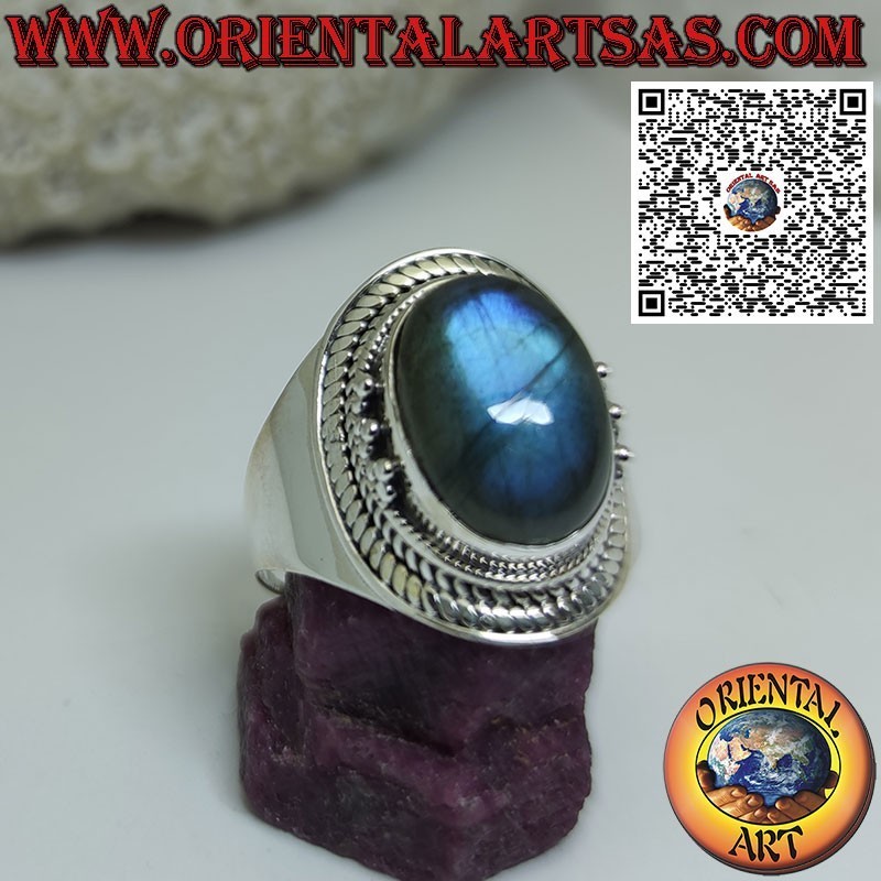Bague en argent avec Labradorite naturelle ovale et serti bande