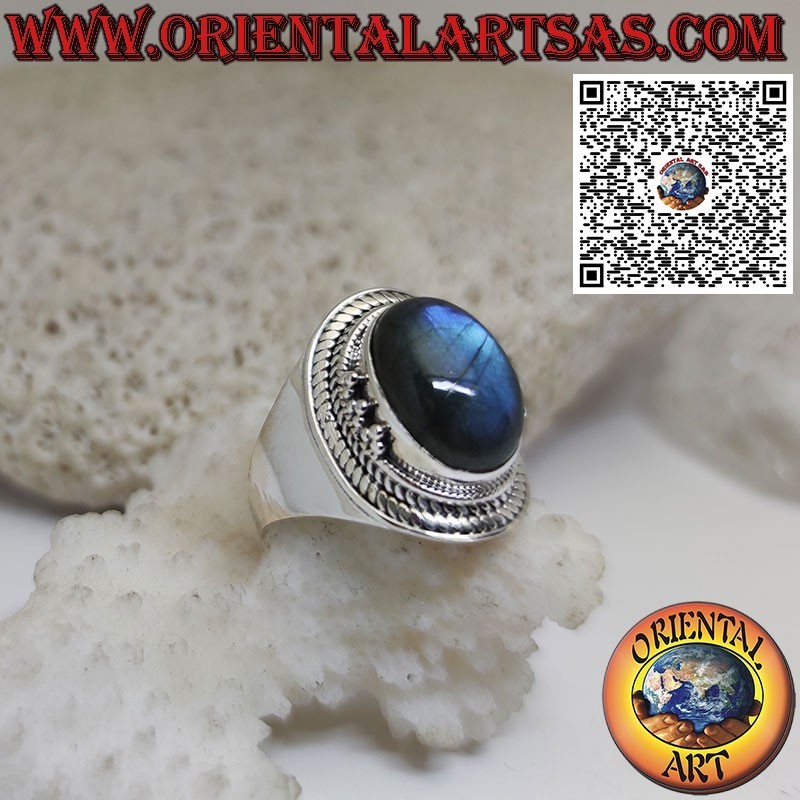 Silver ring with oval natural Labradorite and band setting