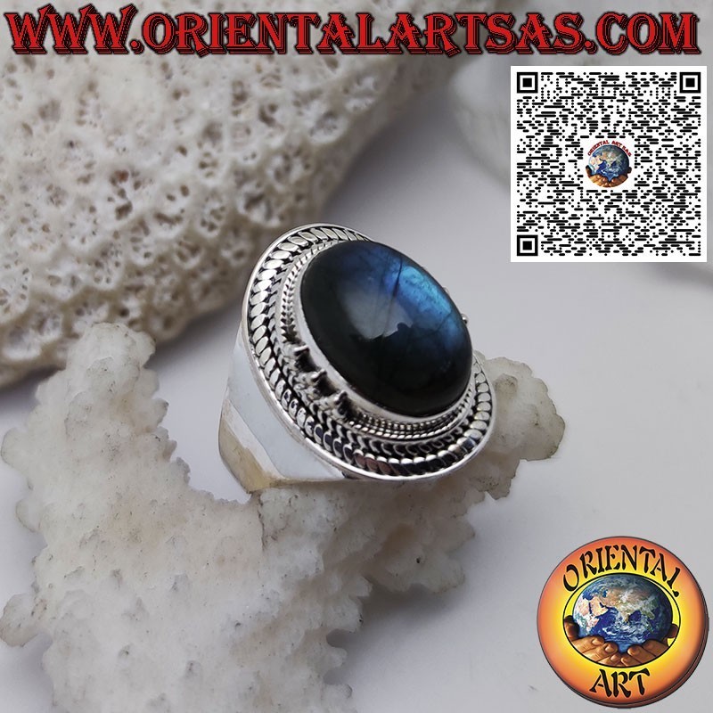 Anello in argento con Labradorite naturale ovale e montatura a fascia