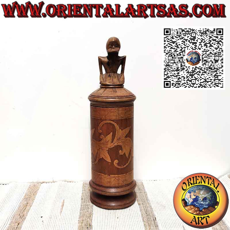 Contenitore per la medicina in bambu e scultura sul tappo dei Batak