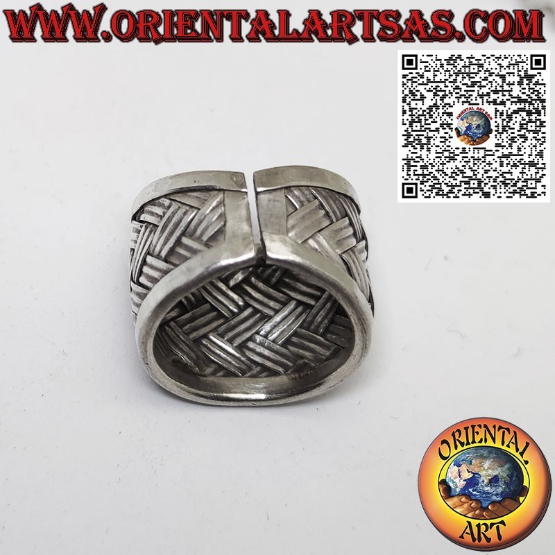 Anello in argento a fascia larga bombata realizzata ad intreccio dai Karen