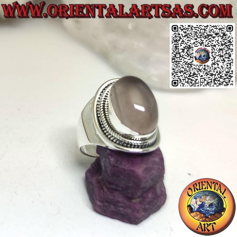 Anello in argento con quarzo rosa naturale ovale e montatura avvolgente